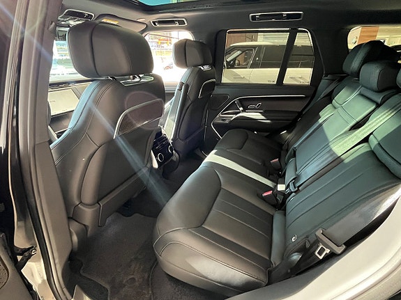 Land Rover Range Rover 5 of 5