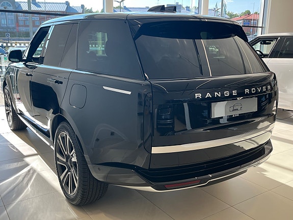 Land Rover Range Rover 3 of 5