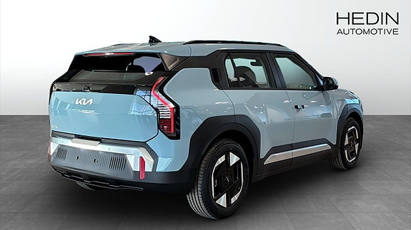 Kia EV3 2 of 13