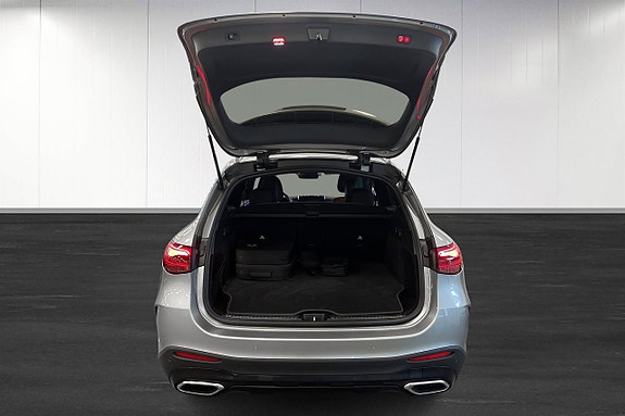 Mercedes-Benz GLC300 e 18 of 21