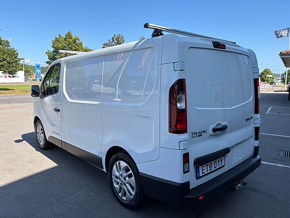 Renault Trafic 2 of 8