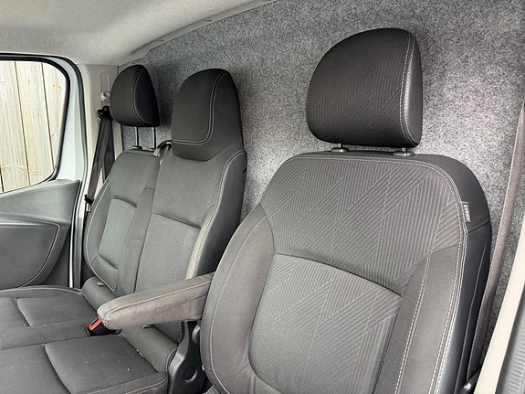 Renault Trafic 7 of 8