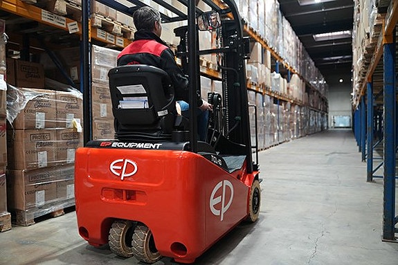 Gaffeltruck 1.0–1.5 ton, Lit. Kompakt & smidig (EP TCL) 3 of 5