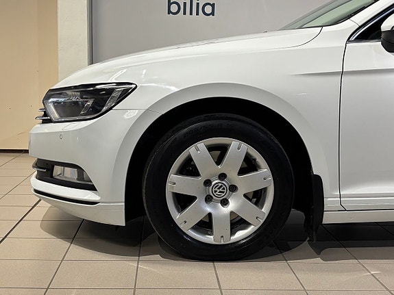 Volkswagen Passat 3 of 5