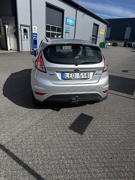Ford Fiesta 3 of 5