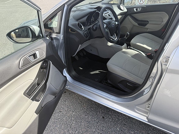 Ford Fiesta 5 of 5