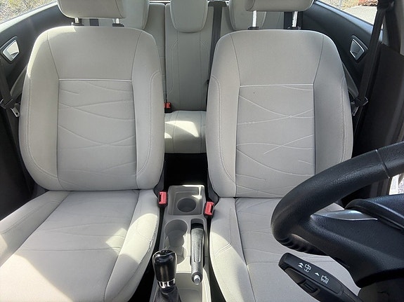 Ford Fiesta 8 of 9