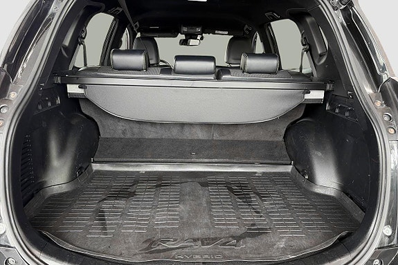 Toyota RAV4 3 of 5