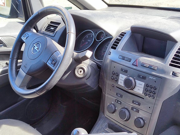 Opel Zafira 4 of 4