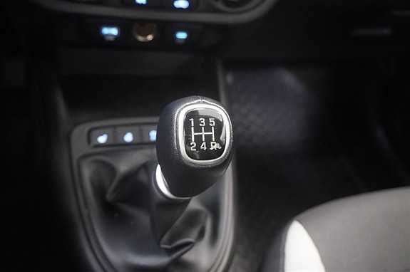 Hyundai i10 14 of 15
