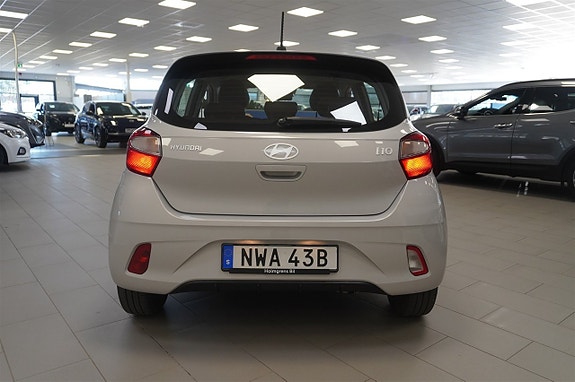 Hyundai i10 4 of 5