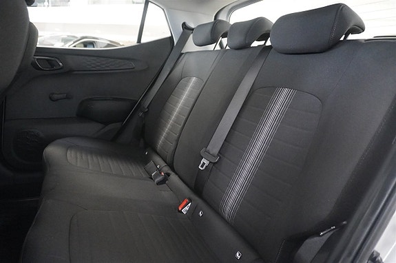Hyundai i10 6 of 15