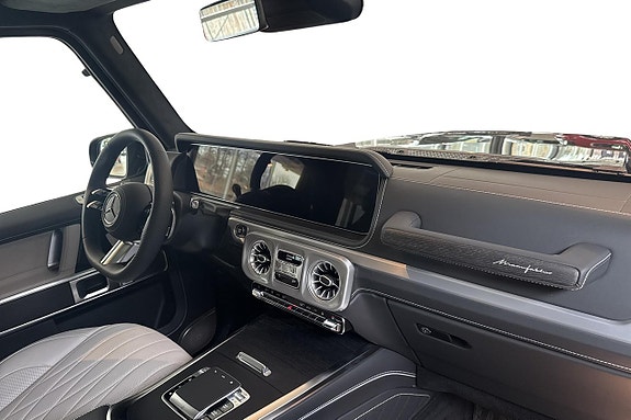 Mercedes-Benz G580 9 of 10