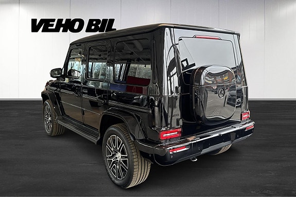 Mercedes-Benz G580 3 of 5