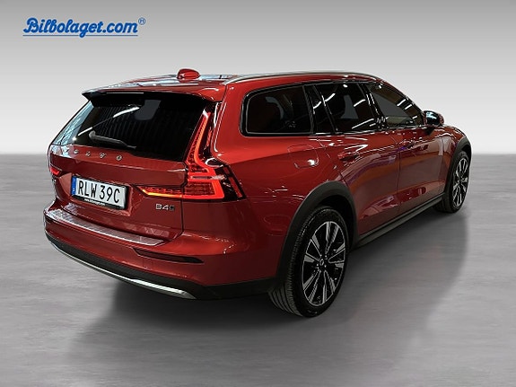 Volvo V60 Cross Country 6 of 19
