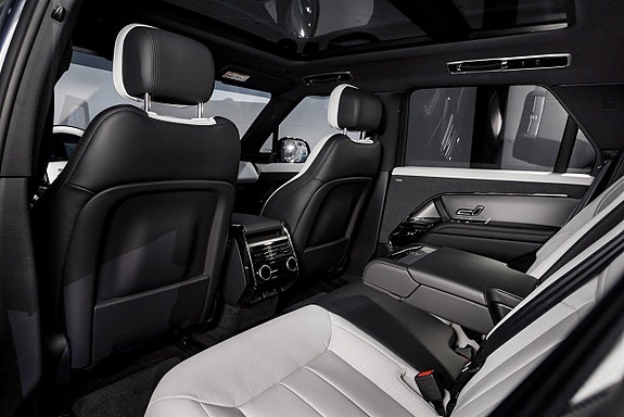 Land Rover Range Rover Sport 14 of 23