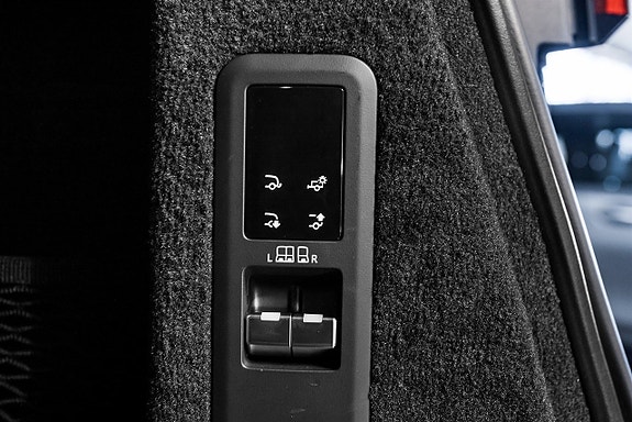 Land Rover Range Rover Sport 16 of 23
