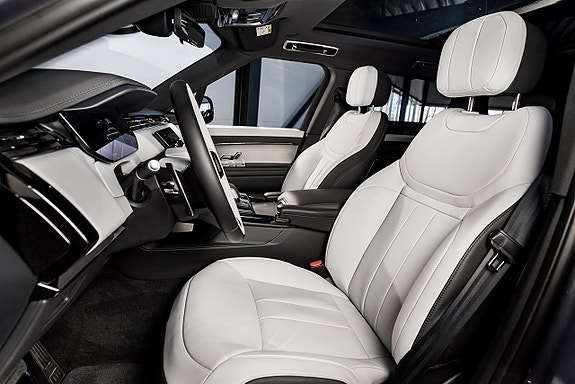 Land Rover Range Rover Sport 12 of 23