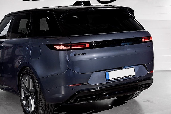 Land Rover Range Rover Sport 9 of 23