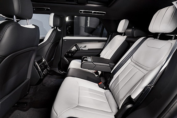 Land Rover Range Rover Sport 13 of 23