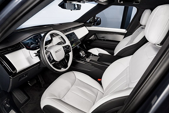 Land Rover Range Rover Sport 10 of 23