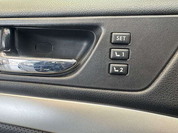 Subaru Legacy 15 of 18