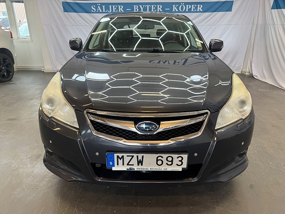 Subaru Legacy 3 of 5
