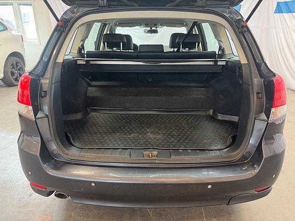 Subaru Legacy 18 of 18