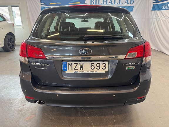 Subaru Legacy 7 of 18