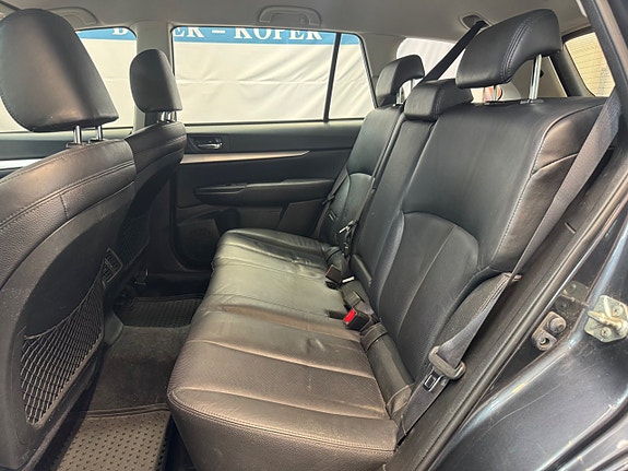 Subaru Legacy 17 of 18