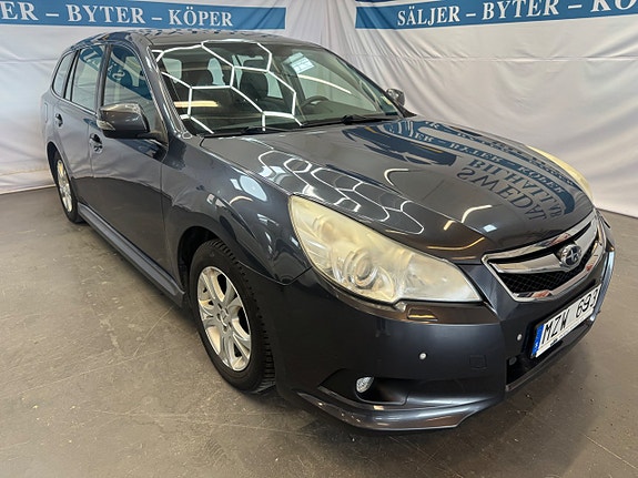 Subaru Legacy 2 of 5
