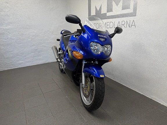 Suzuki GSX600F 469 mil 7 of 16