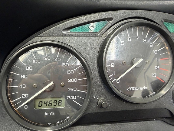 Suzuki GSX600F 469 mil 10 of 16
