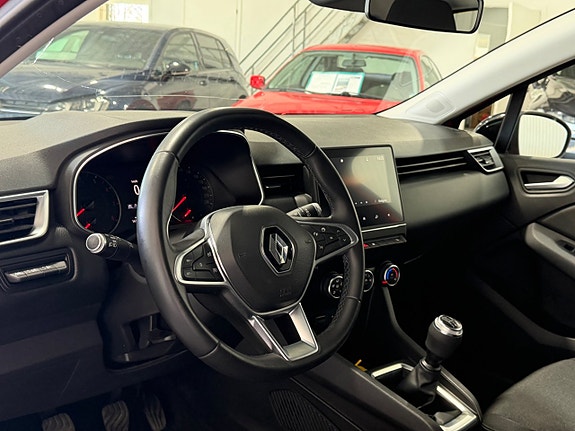 Renault Clio 8 of 13