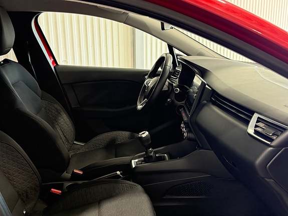 Renault Clio 12 of 13