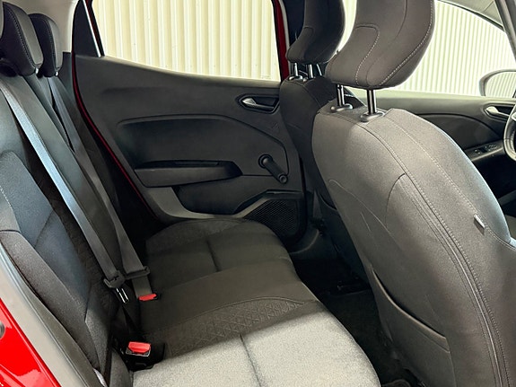 Renault Clio 11 of 13
