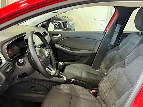Renault Clio 9 of 13