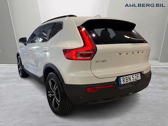 Volvo XC40 15 of 16