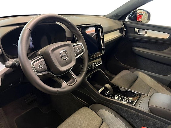 Volvo XC40 5 of 5