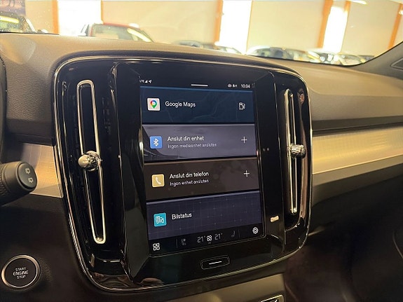 Volvo XC40 8 of 16