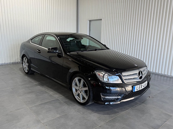 Mercedes-Benz C180 2 of 5