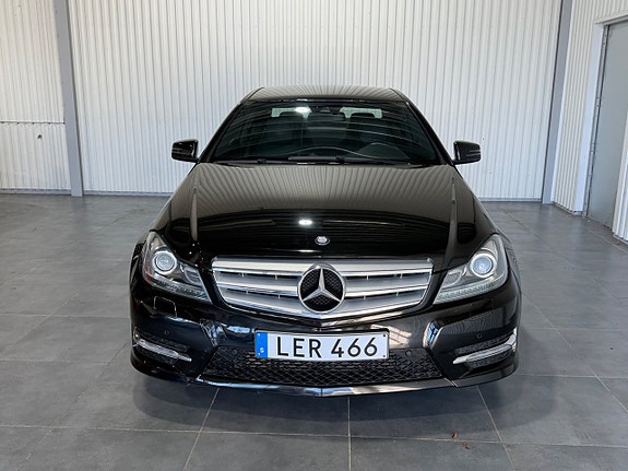 Mercedes-Benz C180 8 of 15