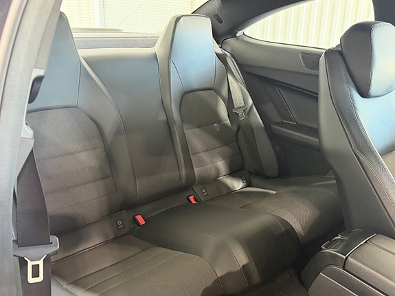 Mercedes-Benz C180 13 of 15