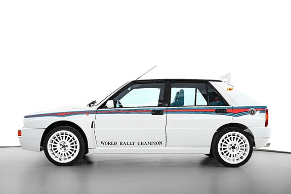 Lancia Delta 2 of 27