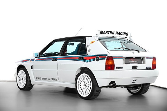 Lancia Delta 3 of 27