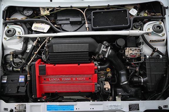 Lancia Delta 16 of 27