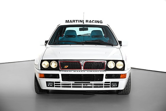 Lancia Delta 4 of 27