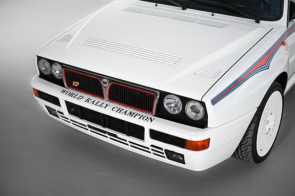 Lancia Delta 8 of 27
