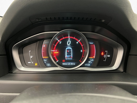 Volvo V70 17 of 28