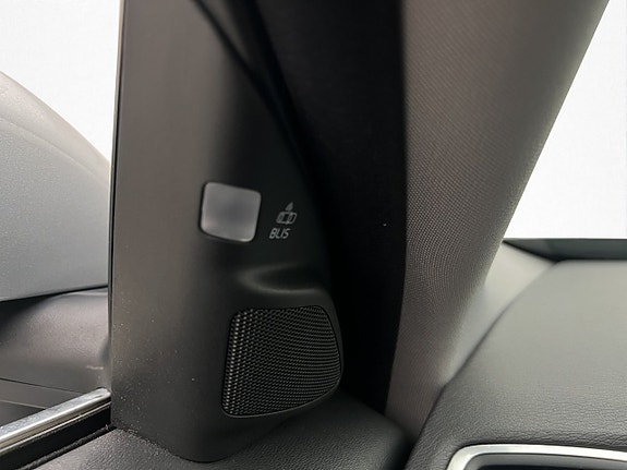 Volvo V70 15 of 28